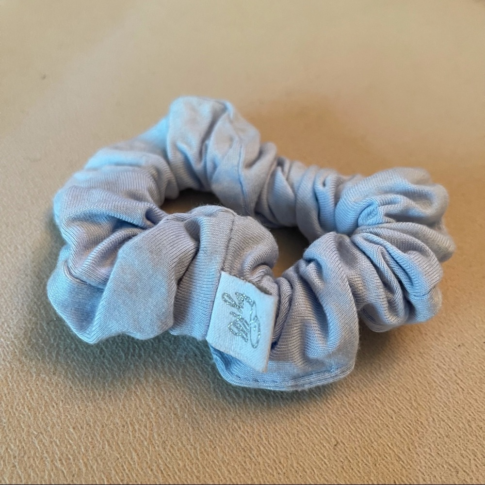 ✨Dew Edit Mini Scrunchies✨